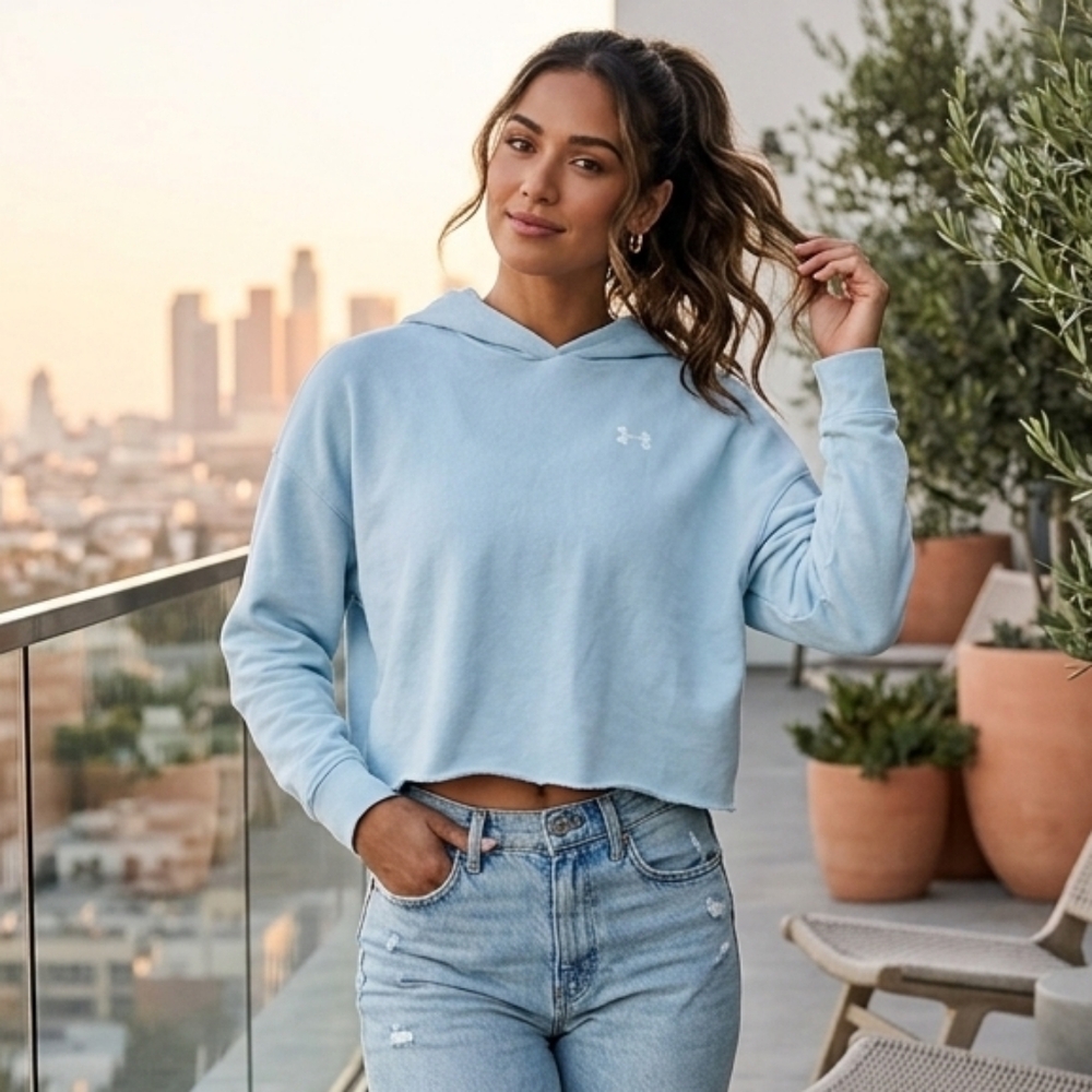 🎀Under Armour Women’s Light Blue Cropped Hoodie